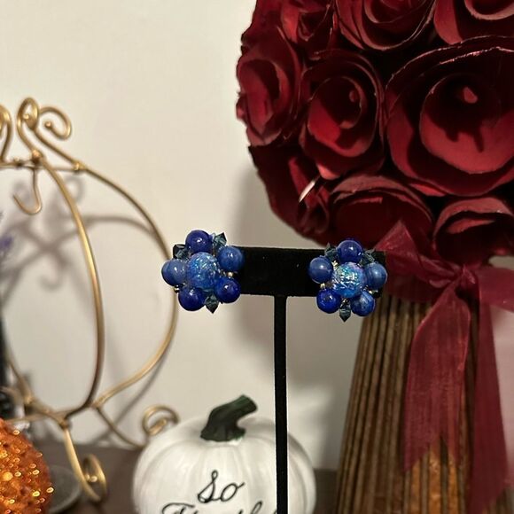 Vintage Lisner clip earrings Blue moonstone and bead Mid Century - Picture 1 of 3